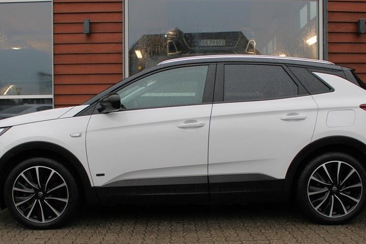 Hvid Opel Grandland X fra 2021