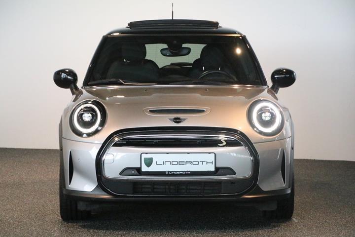 Sølv Mini Cooper SE fra 2023