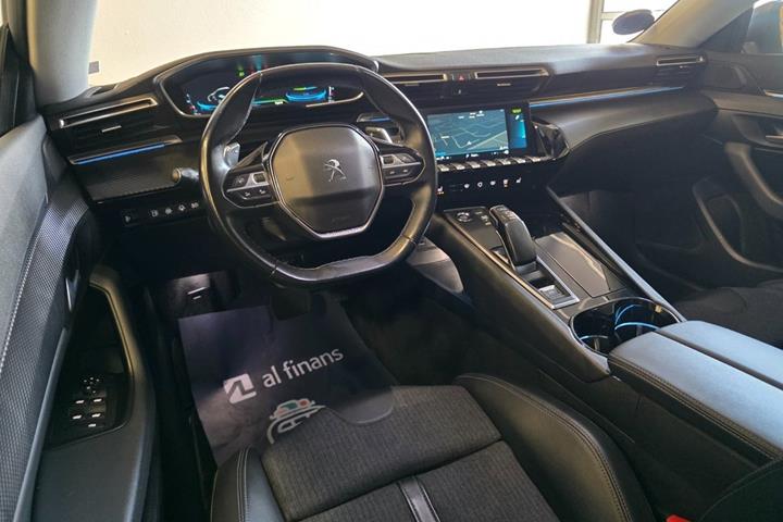 Grå Peugeot 508 fra 2021