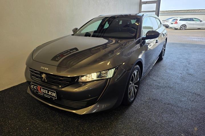 Grå Peugeot 508 fra 2021