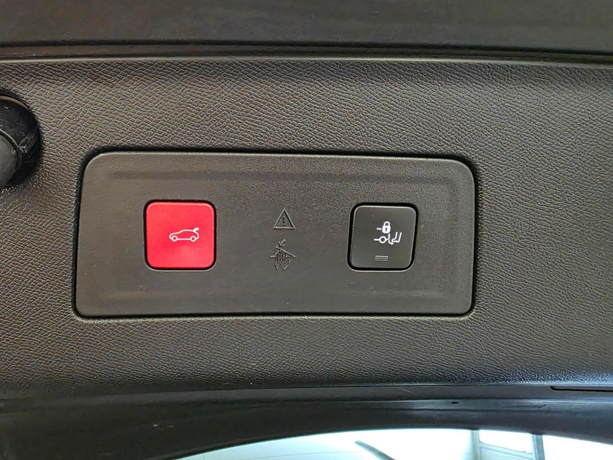 Grå Peugeot 508 fra 2021