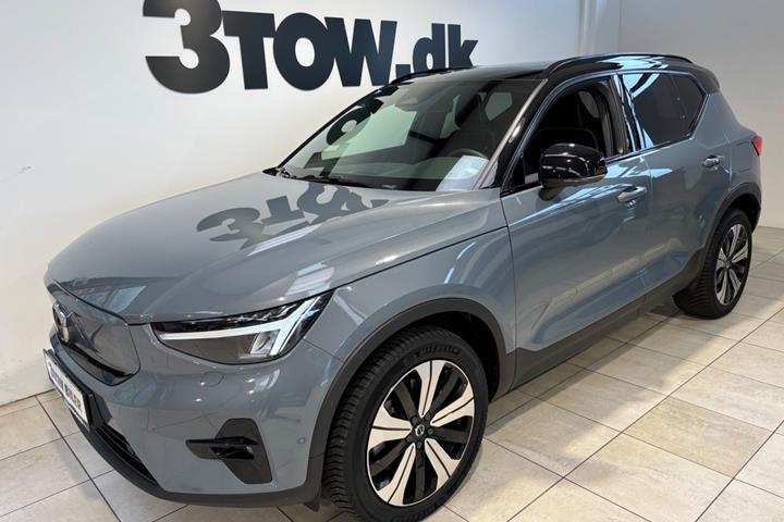 Grå Volvo XC40 fra 2023