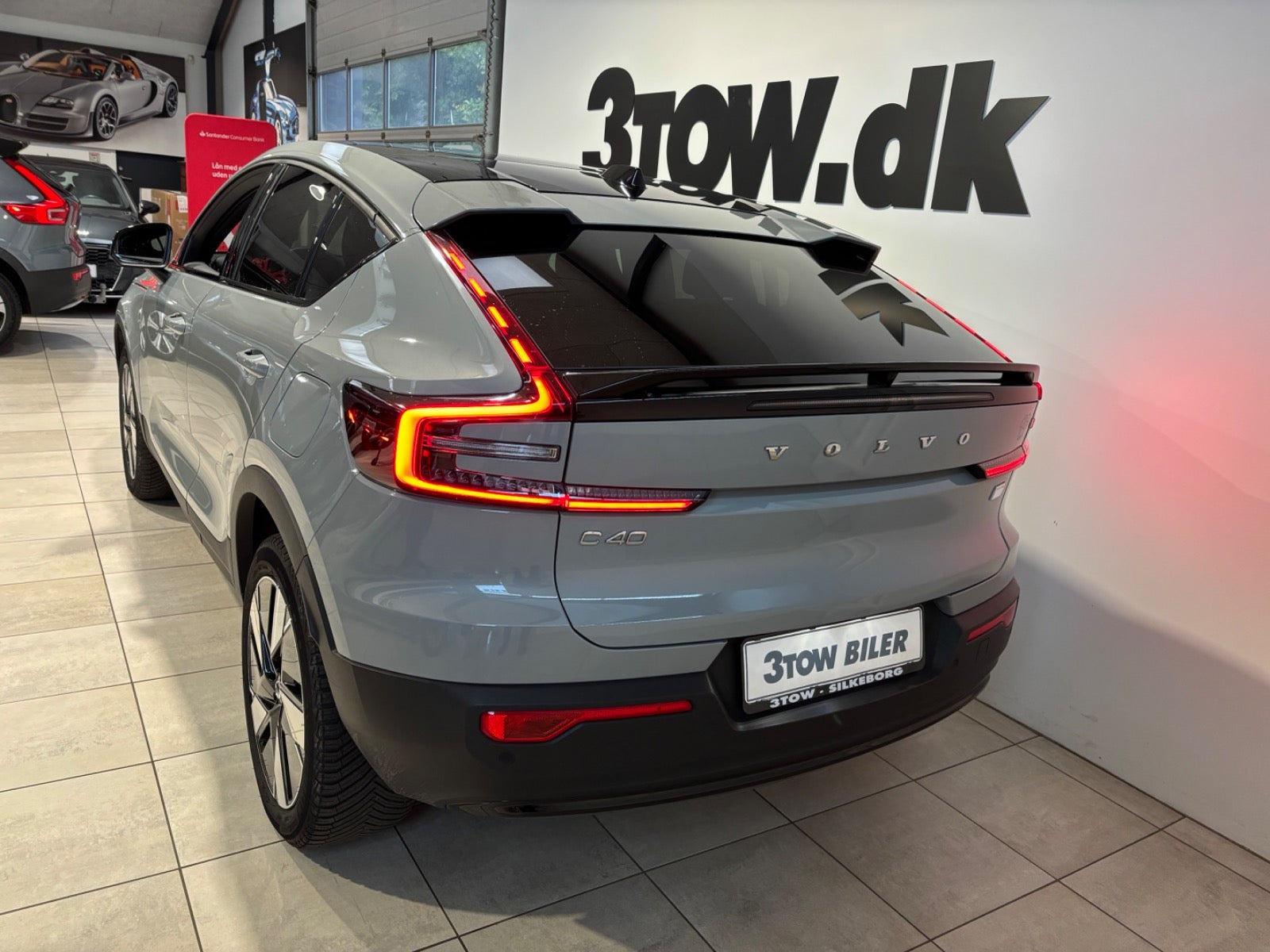 Grå Volvo C40 fra 2024