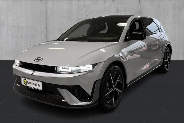 Grå Hyundai Ioniq 5 fra 2025