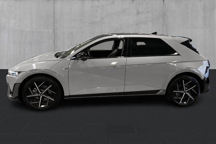 Grå Hyundai Ioniq 5 fra 2025