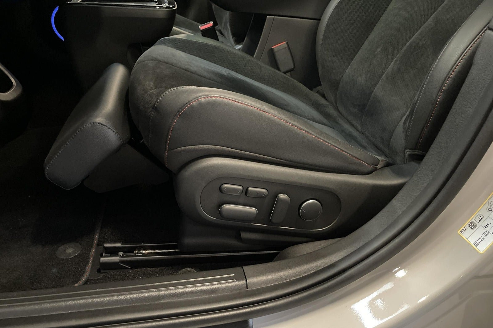 Grå Hyundai Ioniq 5 fra 2025