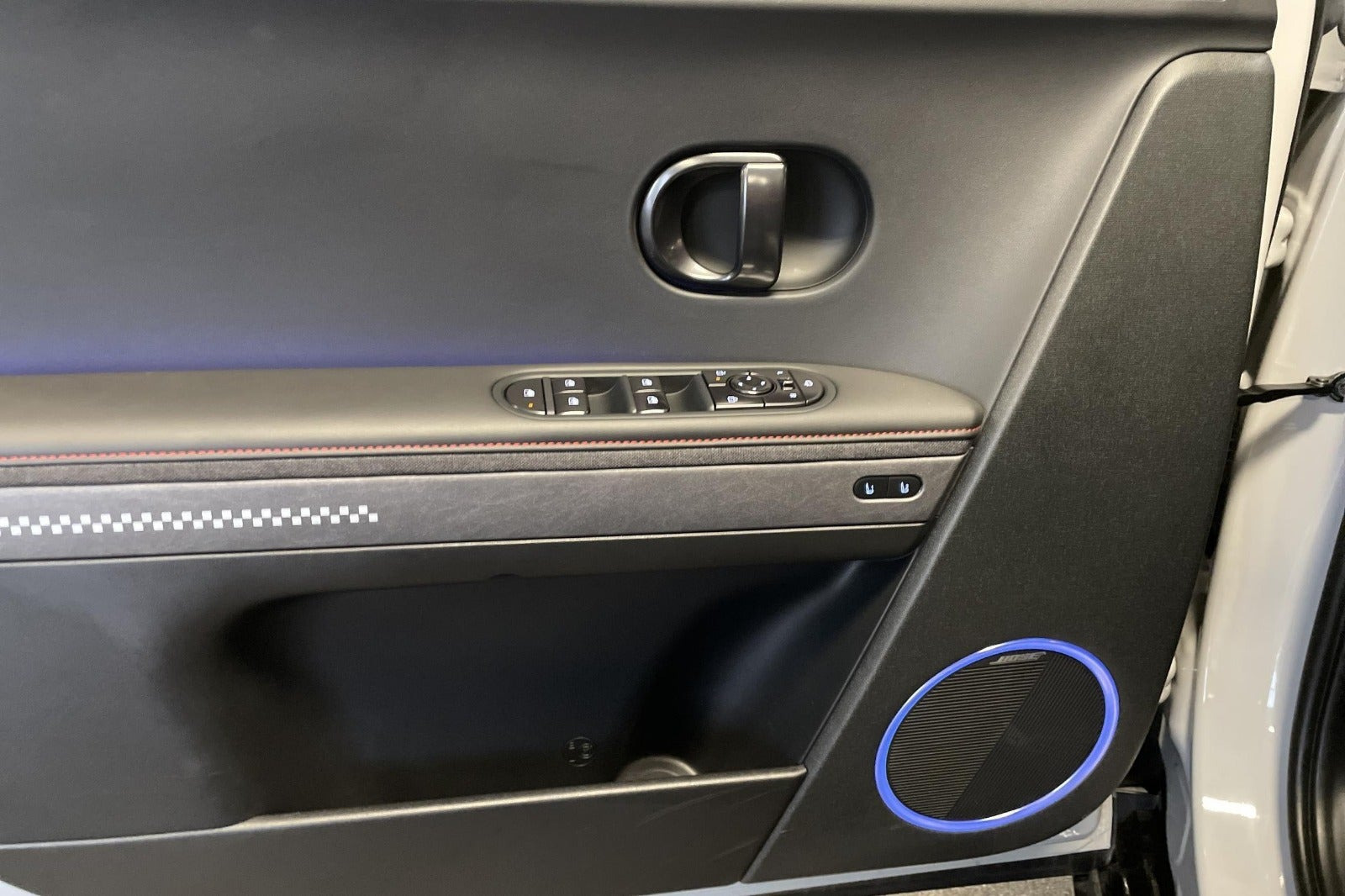 Grå Hyundai Ioniq 5 fra 2025