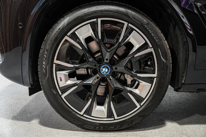 Sort BMW iX3 fra 2023