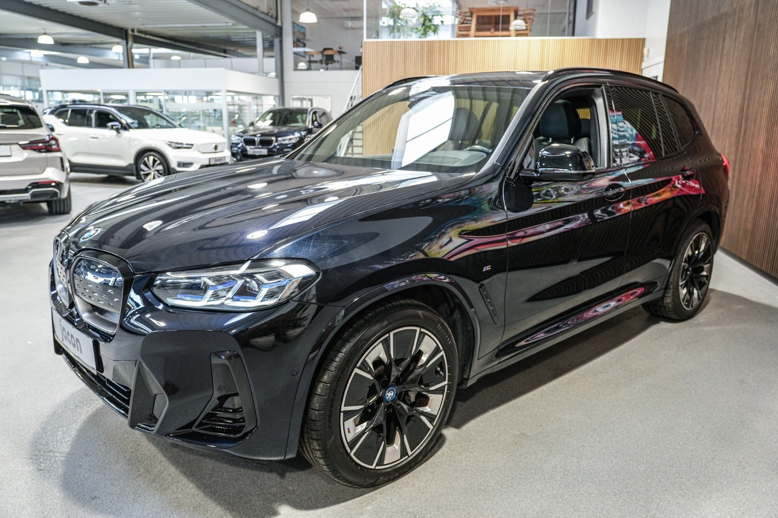 Sort BMW iX3 fra 2023