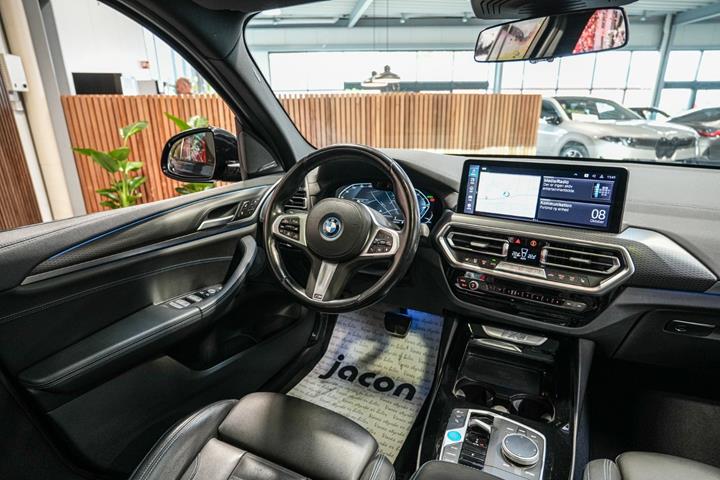 Sort BMW iX3 fra 2023