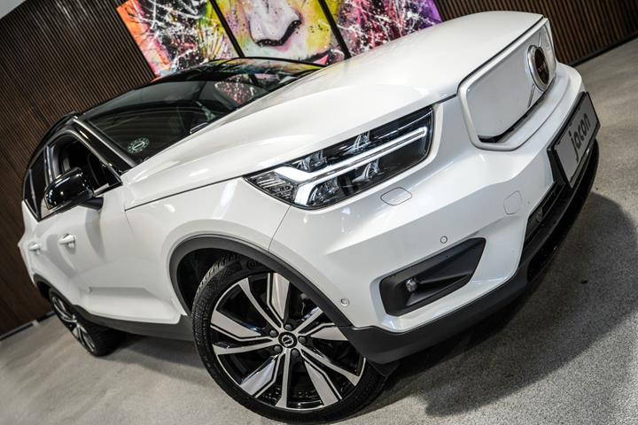 Hvid Volvo XC40 fra 2021