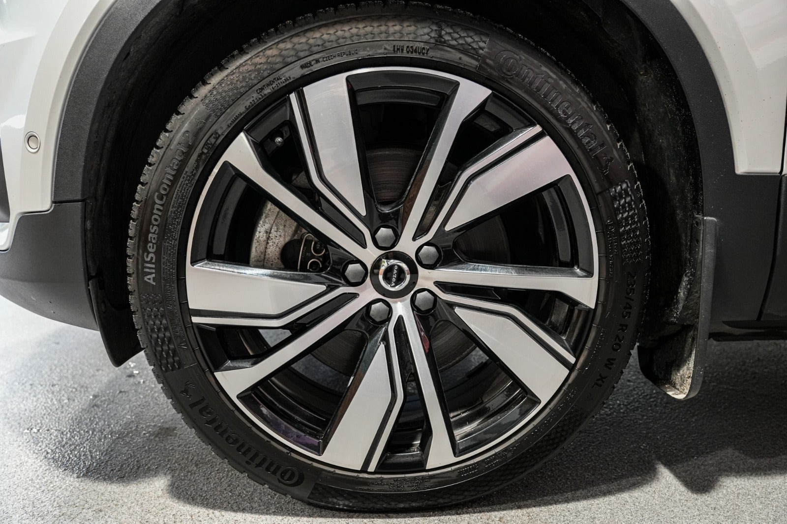 Hvid Volvo XC40 fra 2021