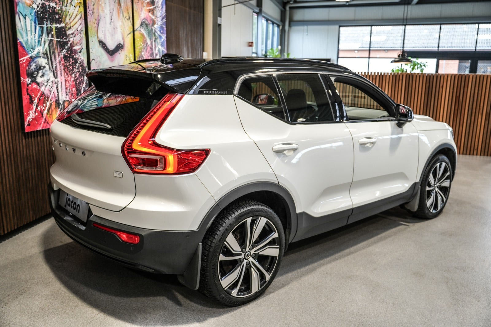 Hvid Volvo XC40 fra 2021