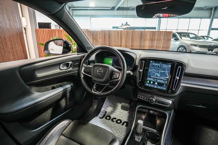 Hvid Volvo XC40 fra 2021
