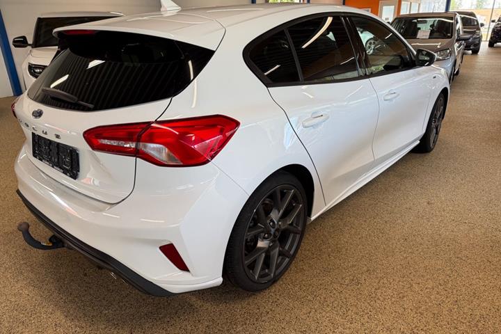 Hvid Ford Focus fra 2019