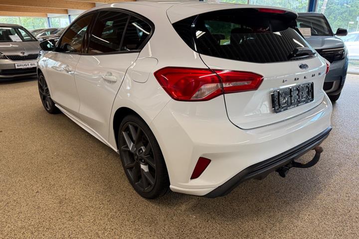 Hvid Ford Focus fra 2019