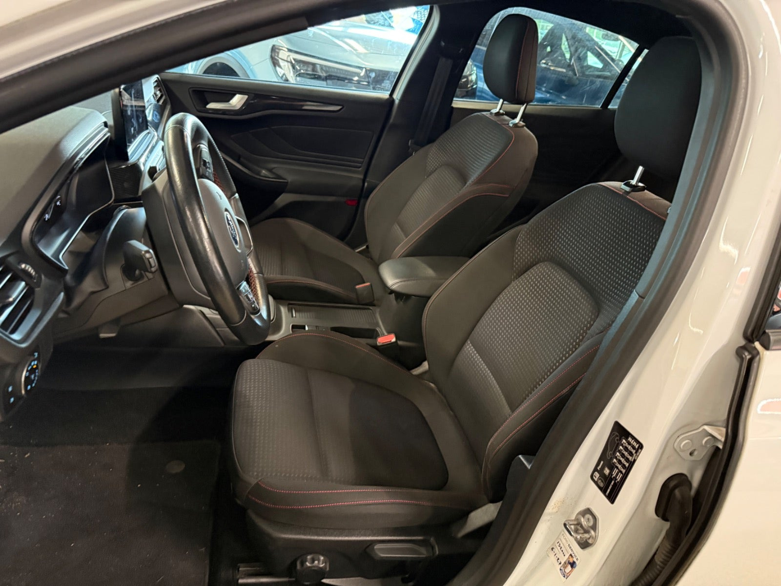 Hvid Ford Focus fra 2019
