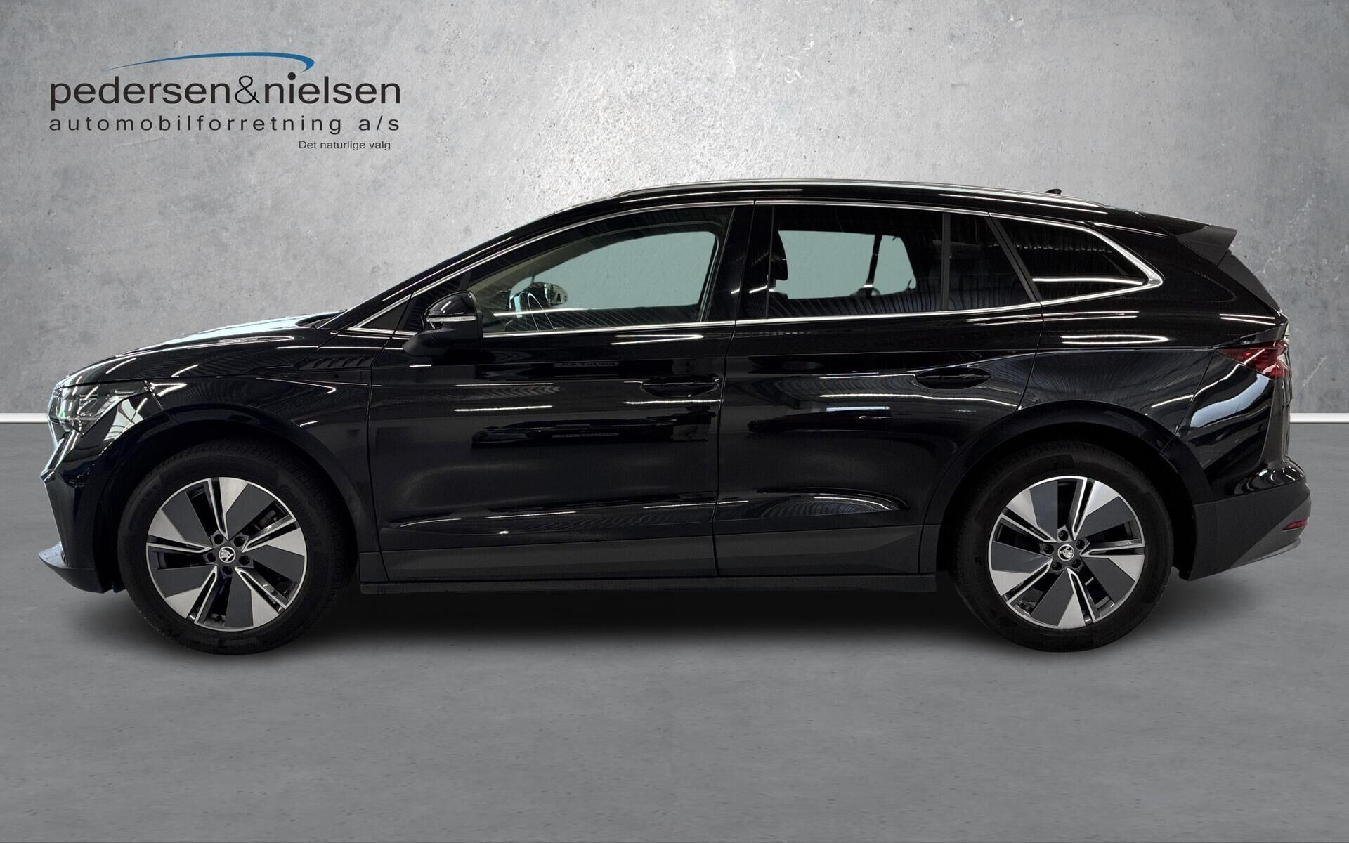 Sort Skoda Enyaq fra 2023