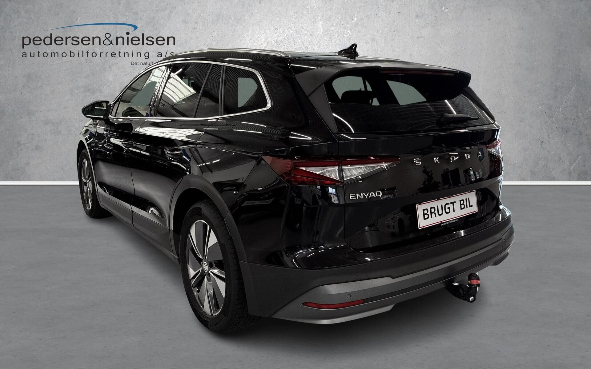 Sort Skoda Enyaq fra 2023