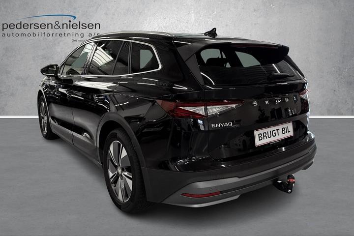 Sort Skoda Enyaq fra 2023