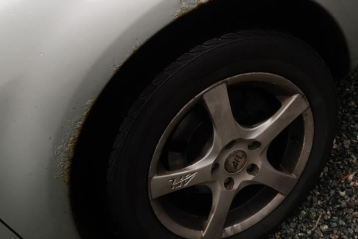 Grå Mazda 6 fra 2004