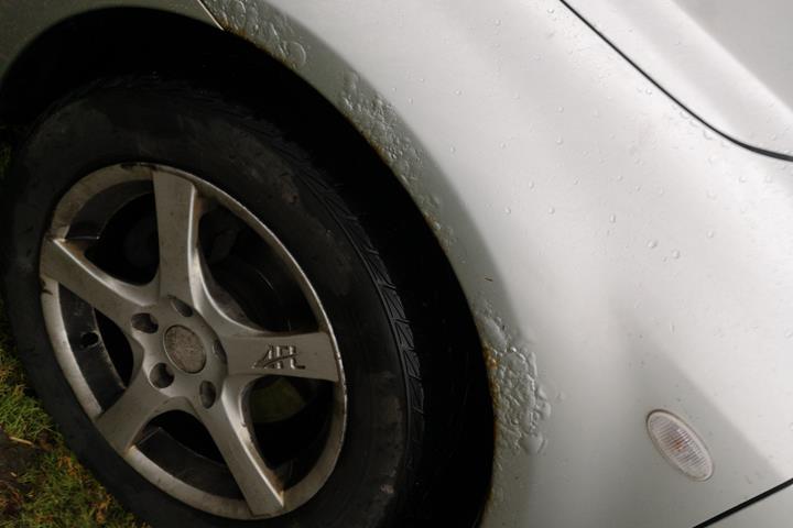 Grå Mazda 6 fra 2004
