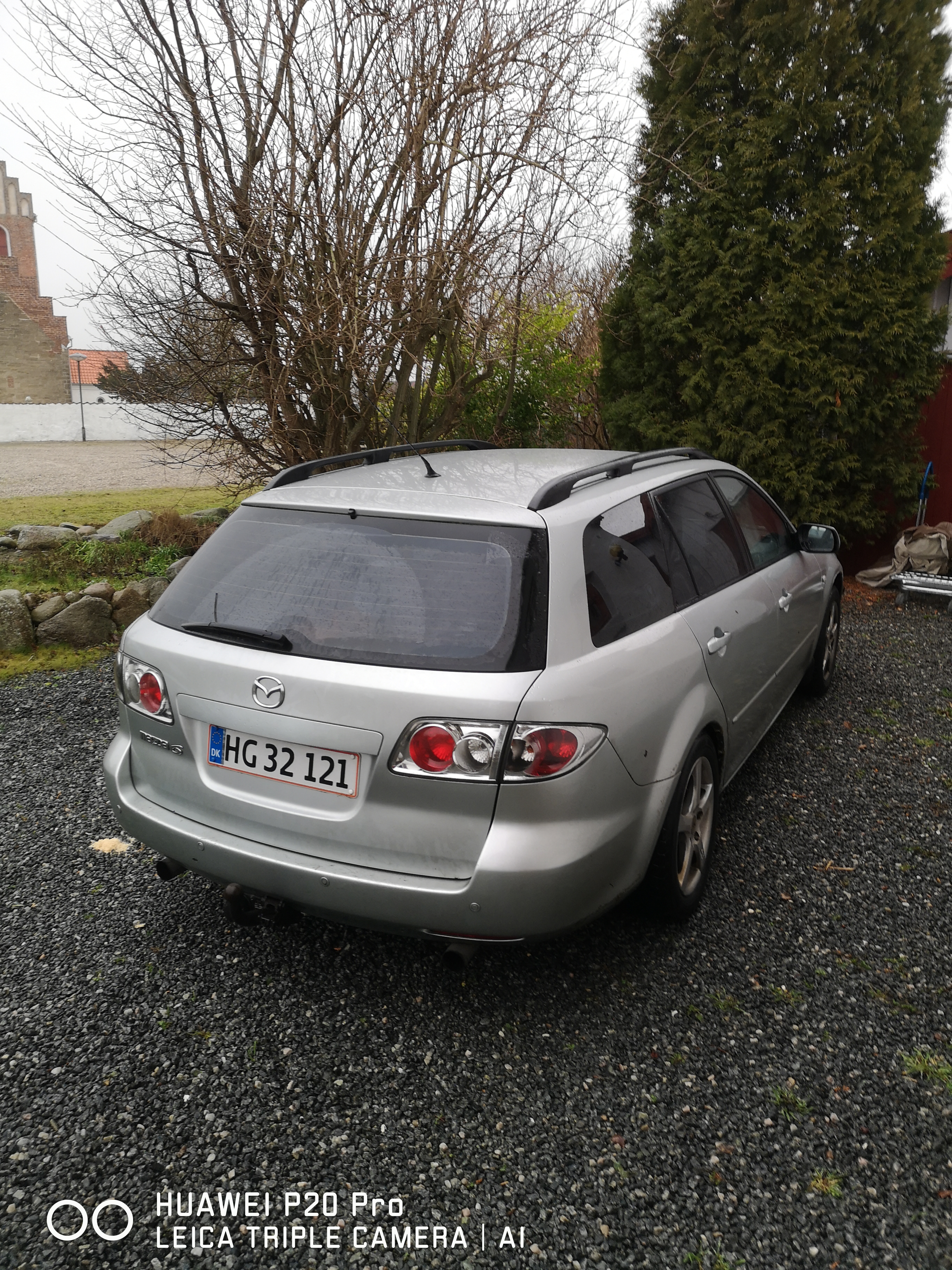 Grå Mazda 6 fra 2004