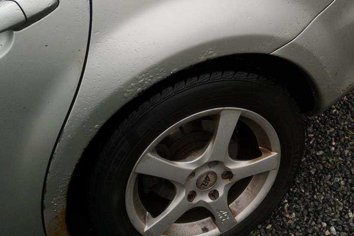 Grå Mazda 6 fra 2004