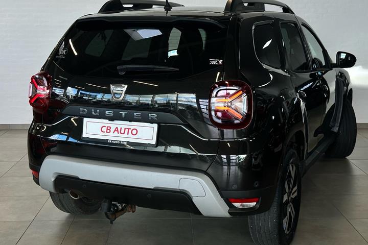 Sort Dacia Duster fra 2021