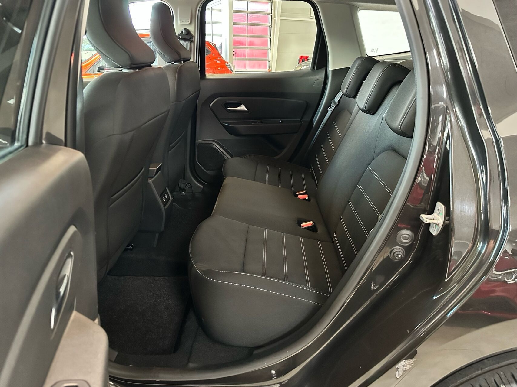 Sort Dacia Duster fra 2021