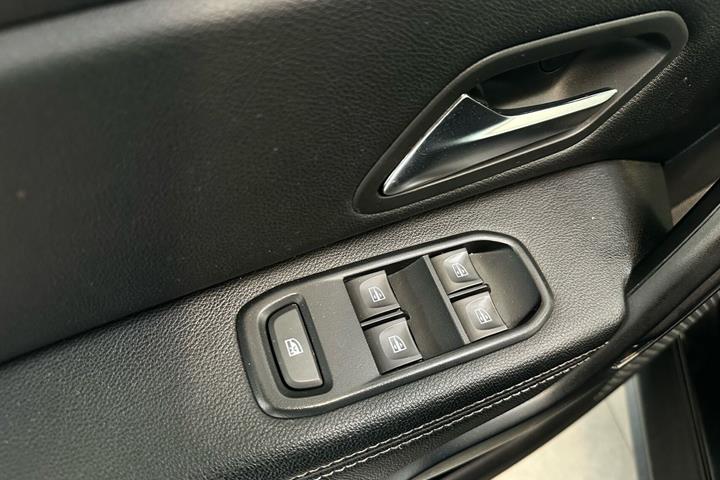 Sort Dacia Duster fra 2021