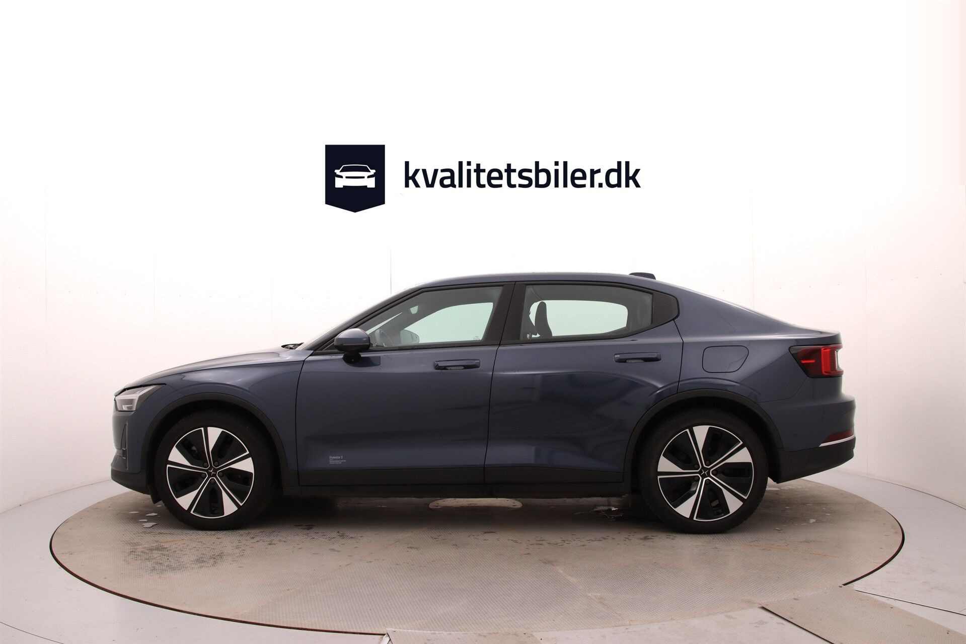 Blå Polestar 2 fra 2023
