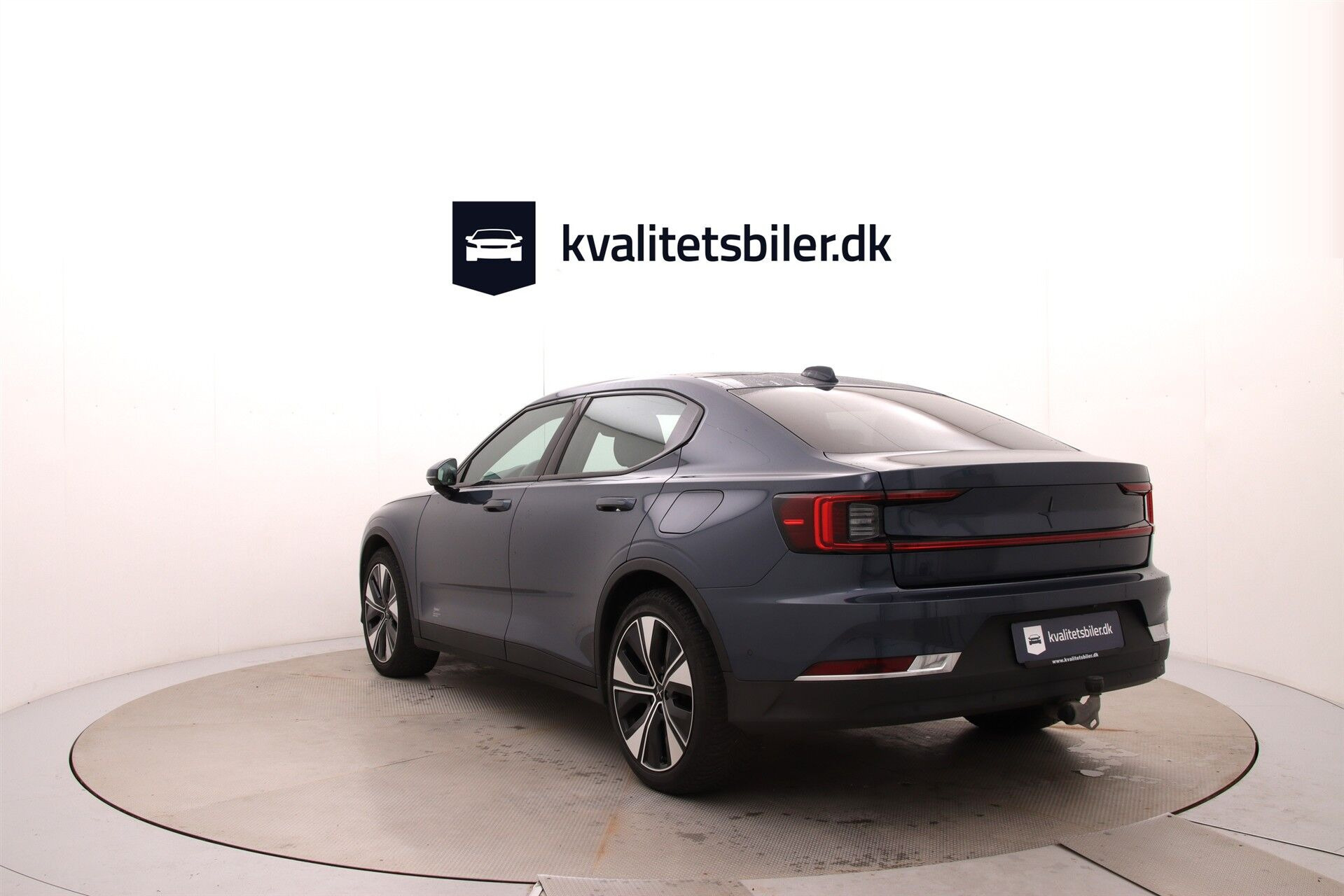 Blå Polestar 2 fra 2023