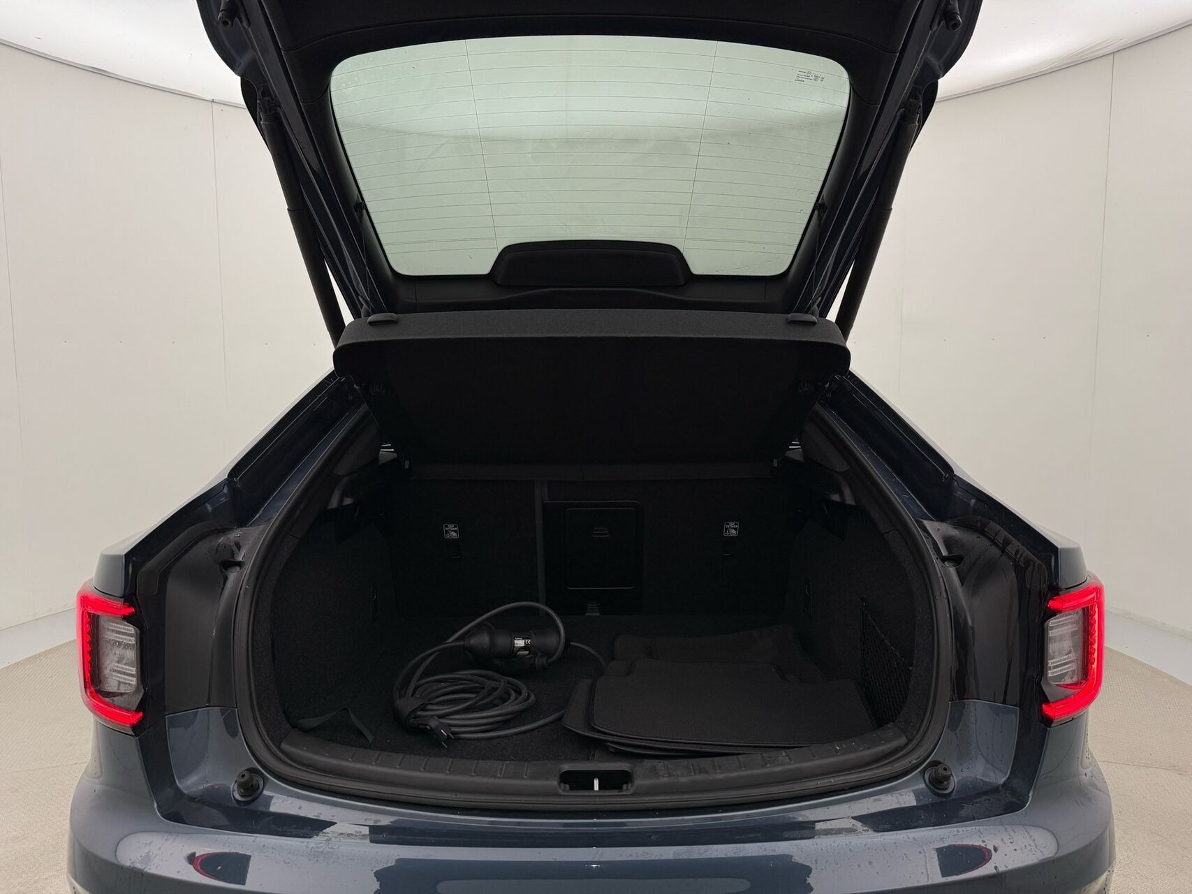 Blå Polestar 2 fra 2023