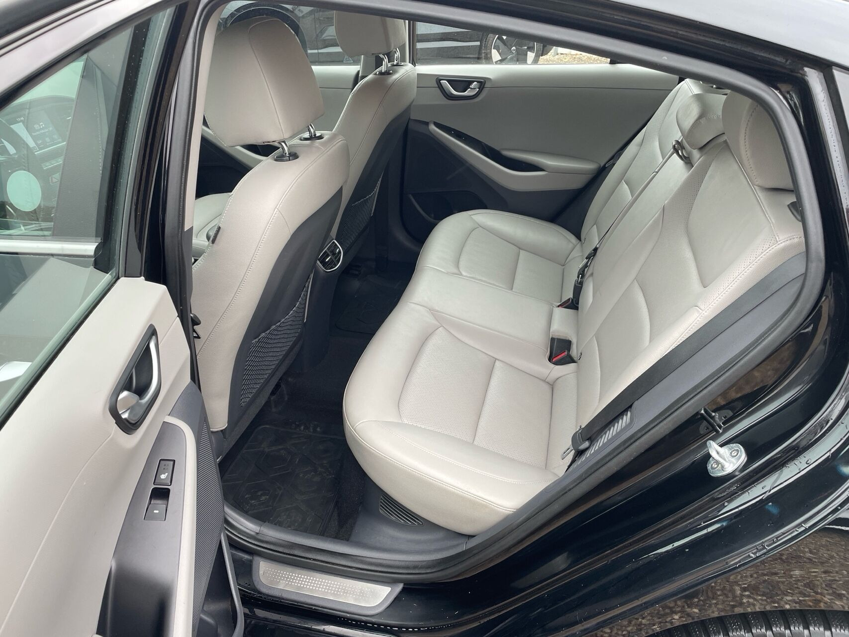 Sort Hyundai Ioniq fra 2019