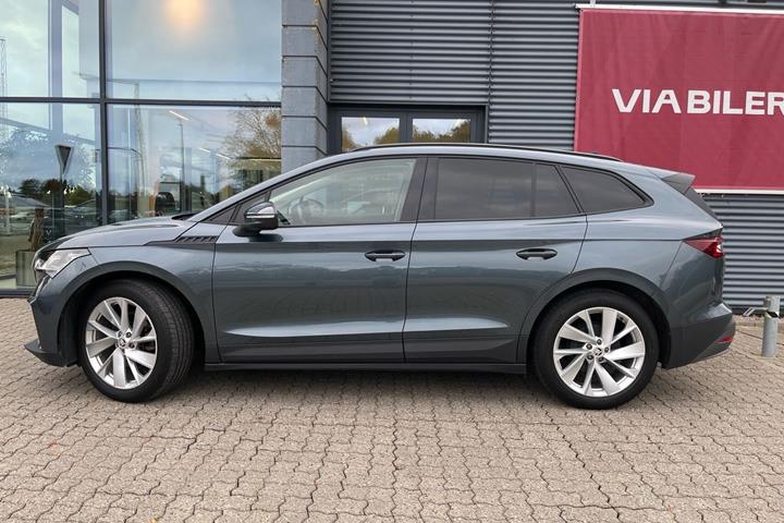 Grå Skoda Enyaq fra 2022