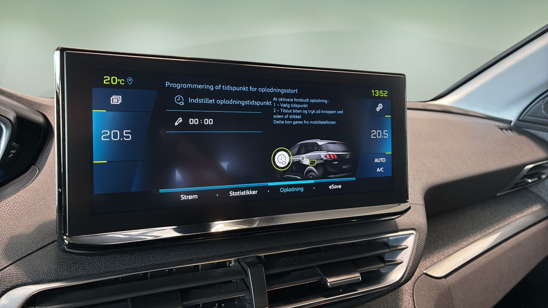 Blå Peugeot 3008 fra 2021