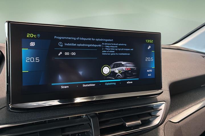Blå Peugeot 3008 fra 2021