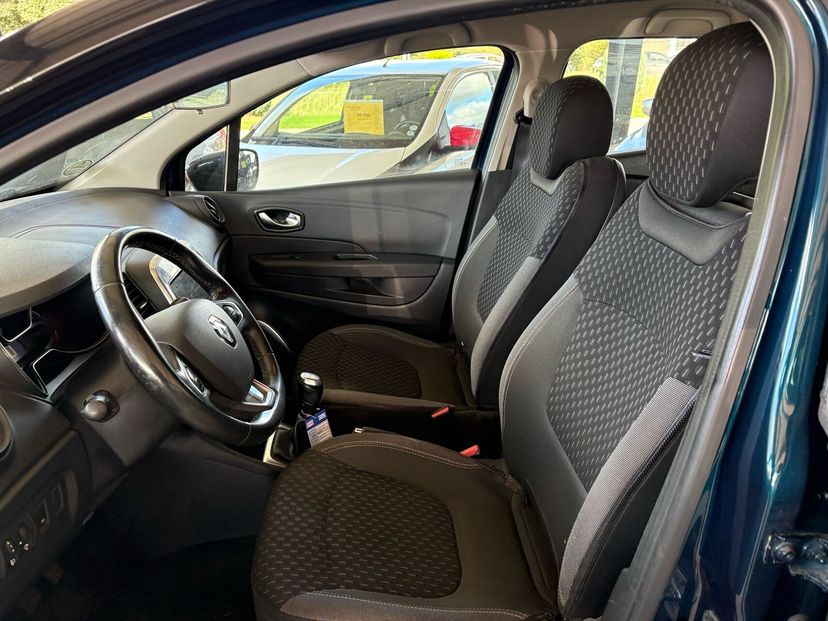 Blå Renault Captur fra 2018