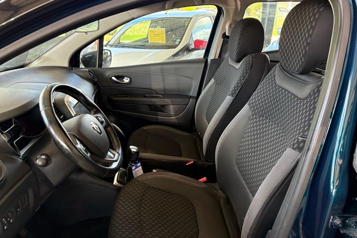 Blå Renault Captur fra 2018