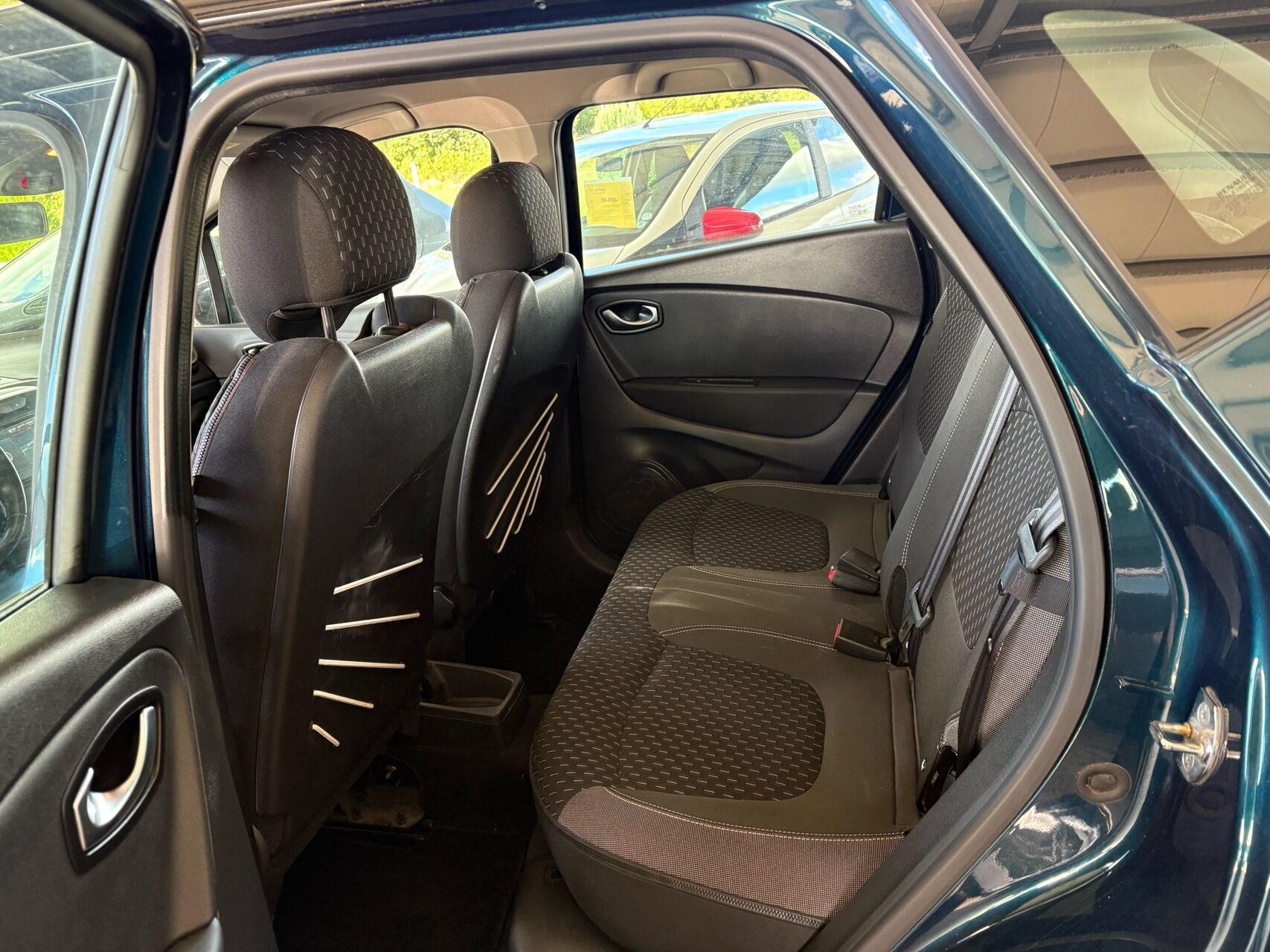 Blå Renault Captur fra 2018