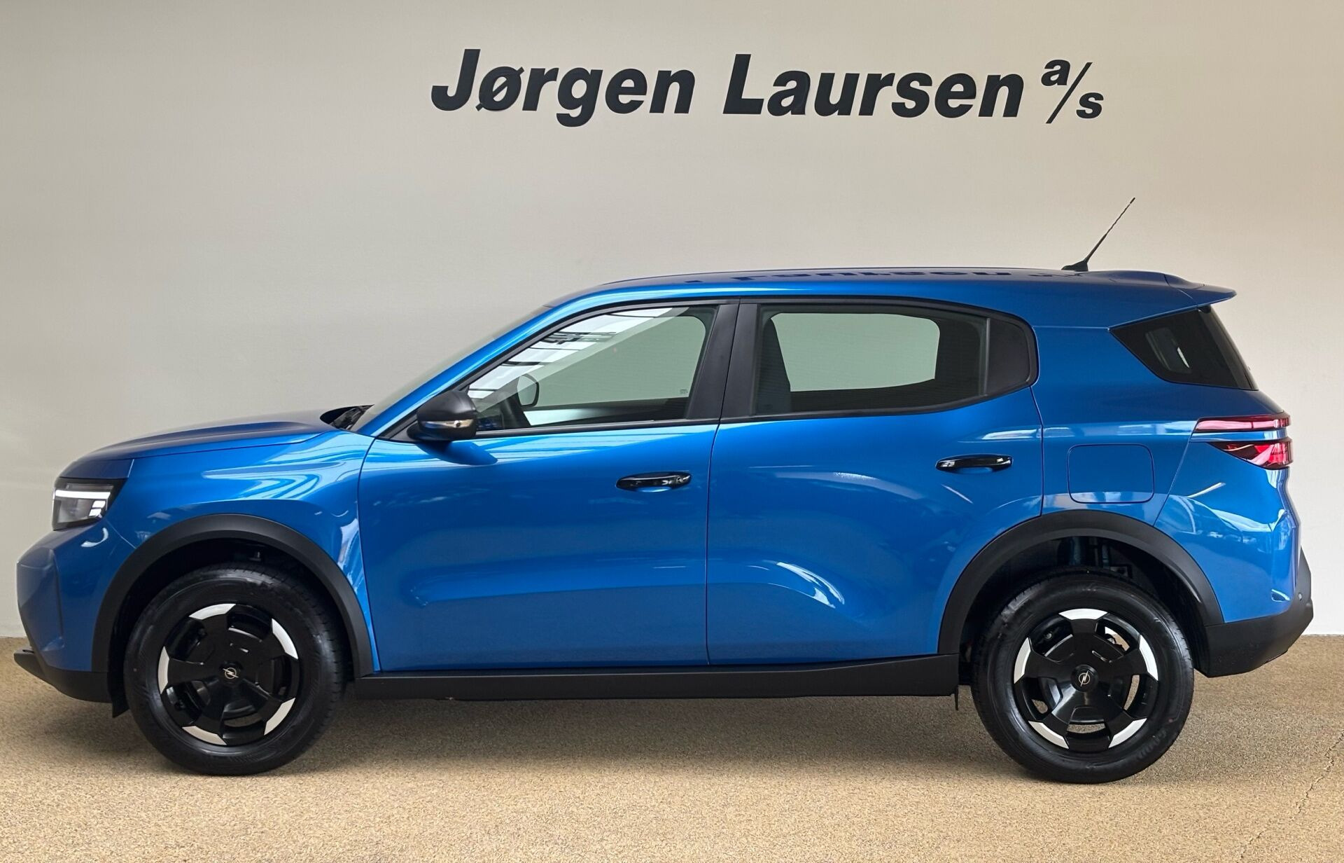 Blå Opel Frontera fra 2025