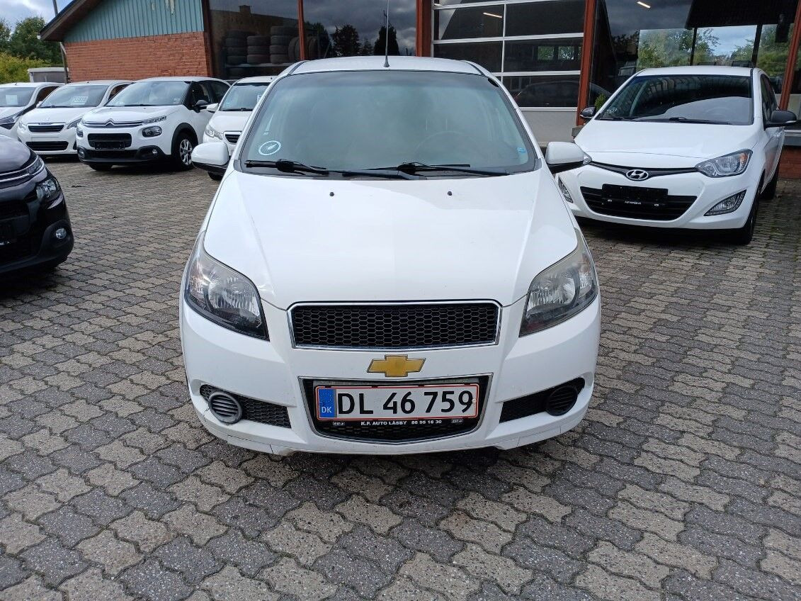Hvid Chevrolet Aveo fra 2011