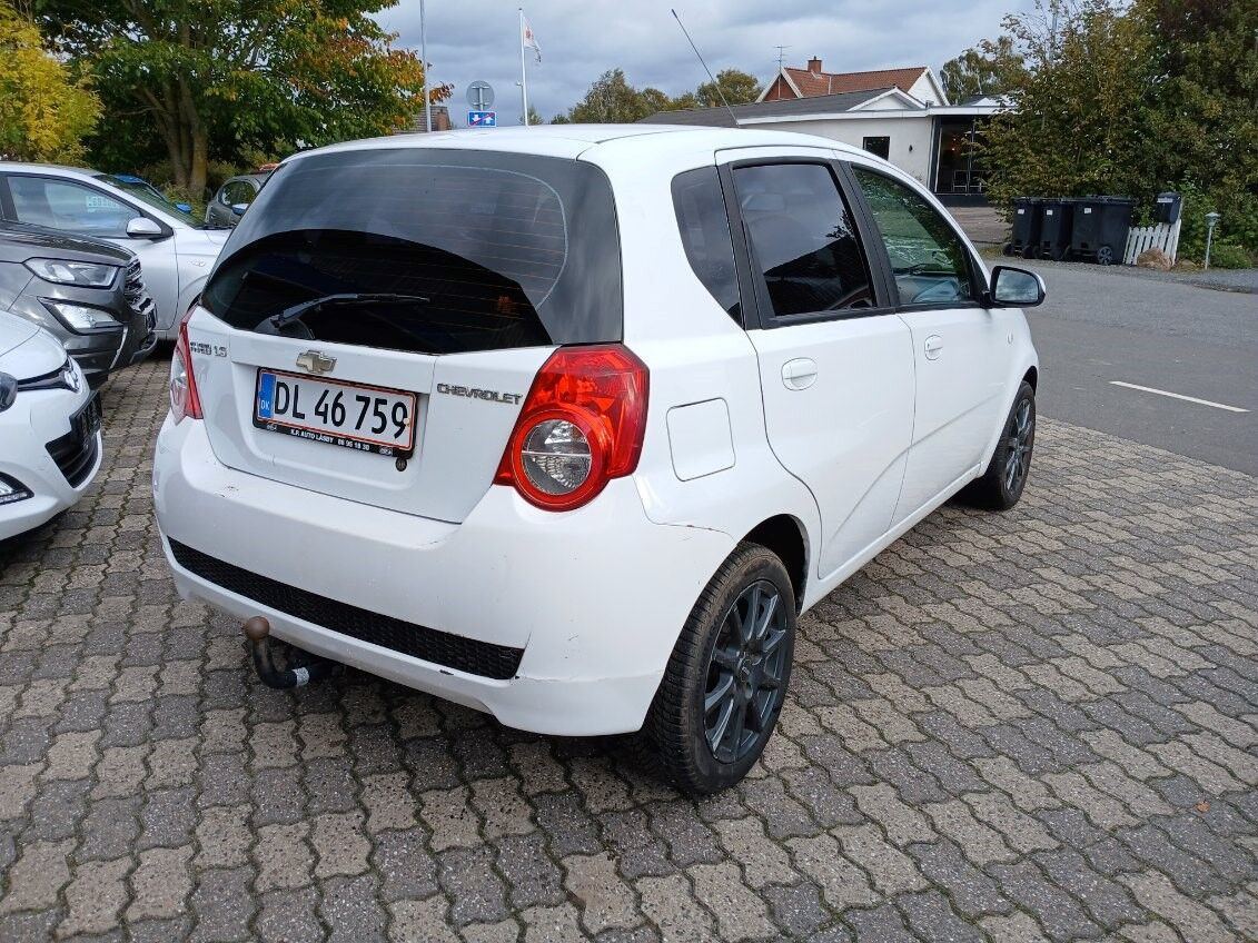 Hvid Chevrolet Aveo fra 2011