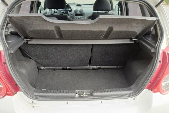Hvid Chevrolet Aveo fra 2011