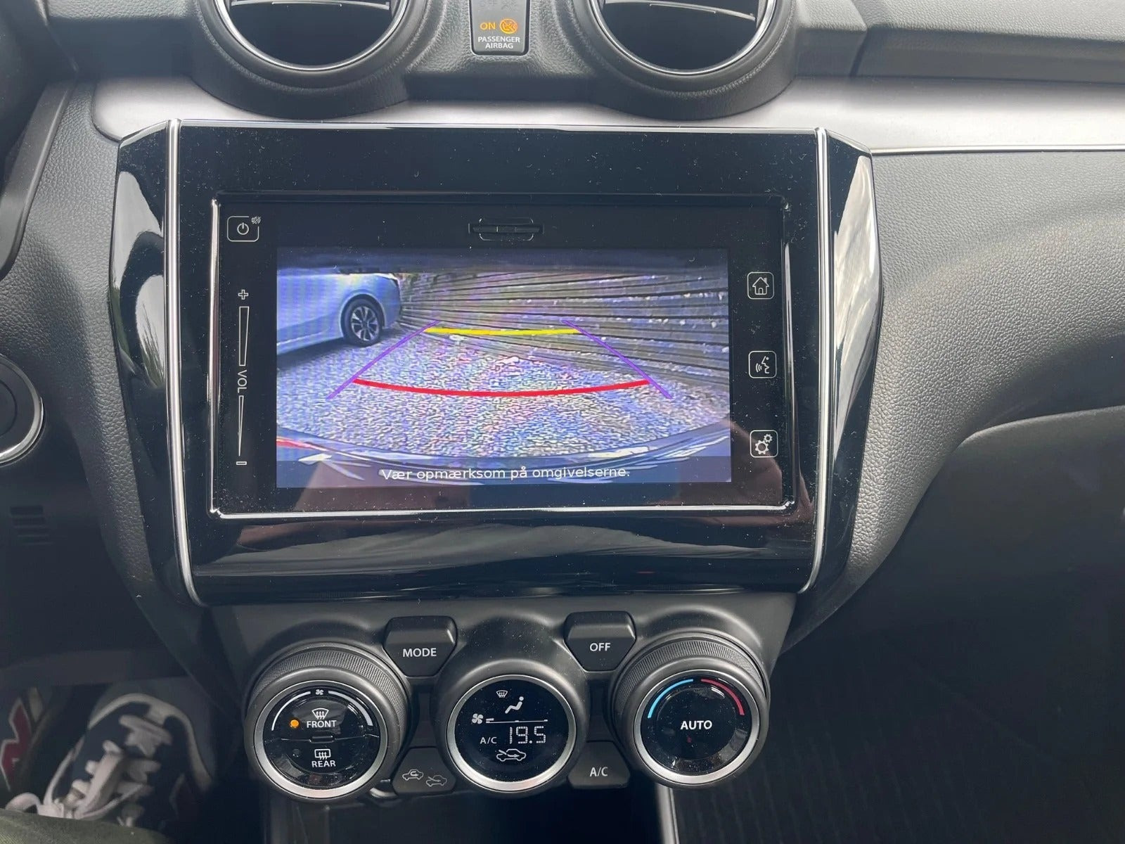 Grå Suzuki Swift fra 2023