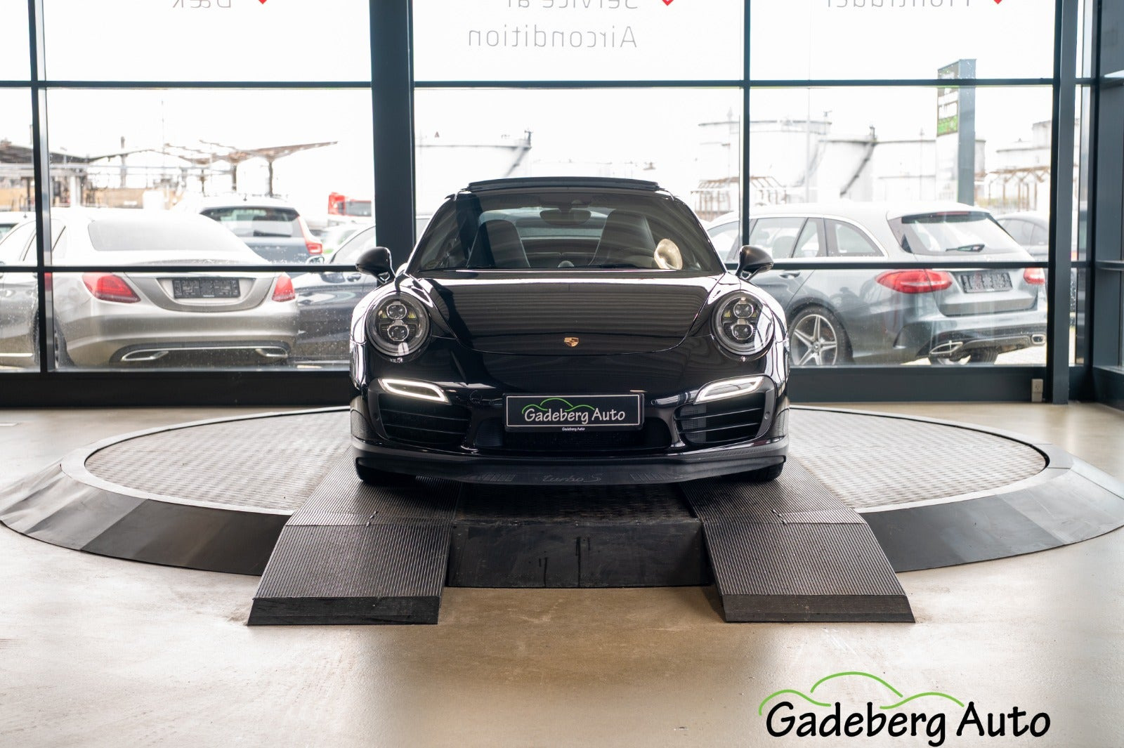Sort Porsche 911 Turbo S fra 2014