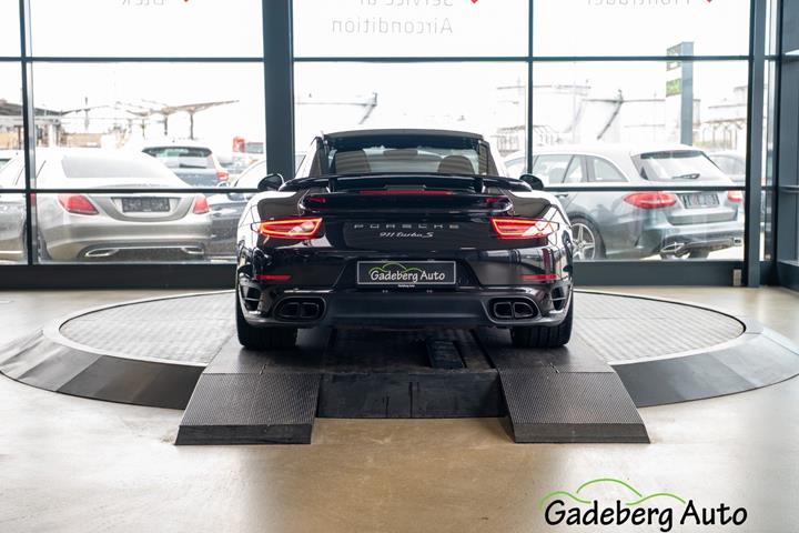 Sort Porsche 911 Turbo S fra 2014