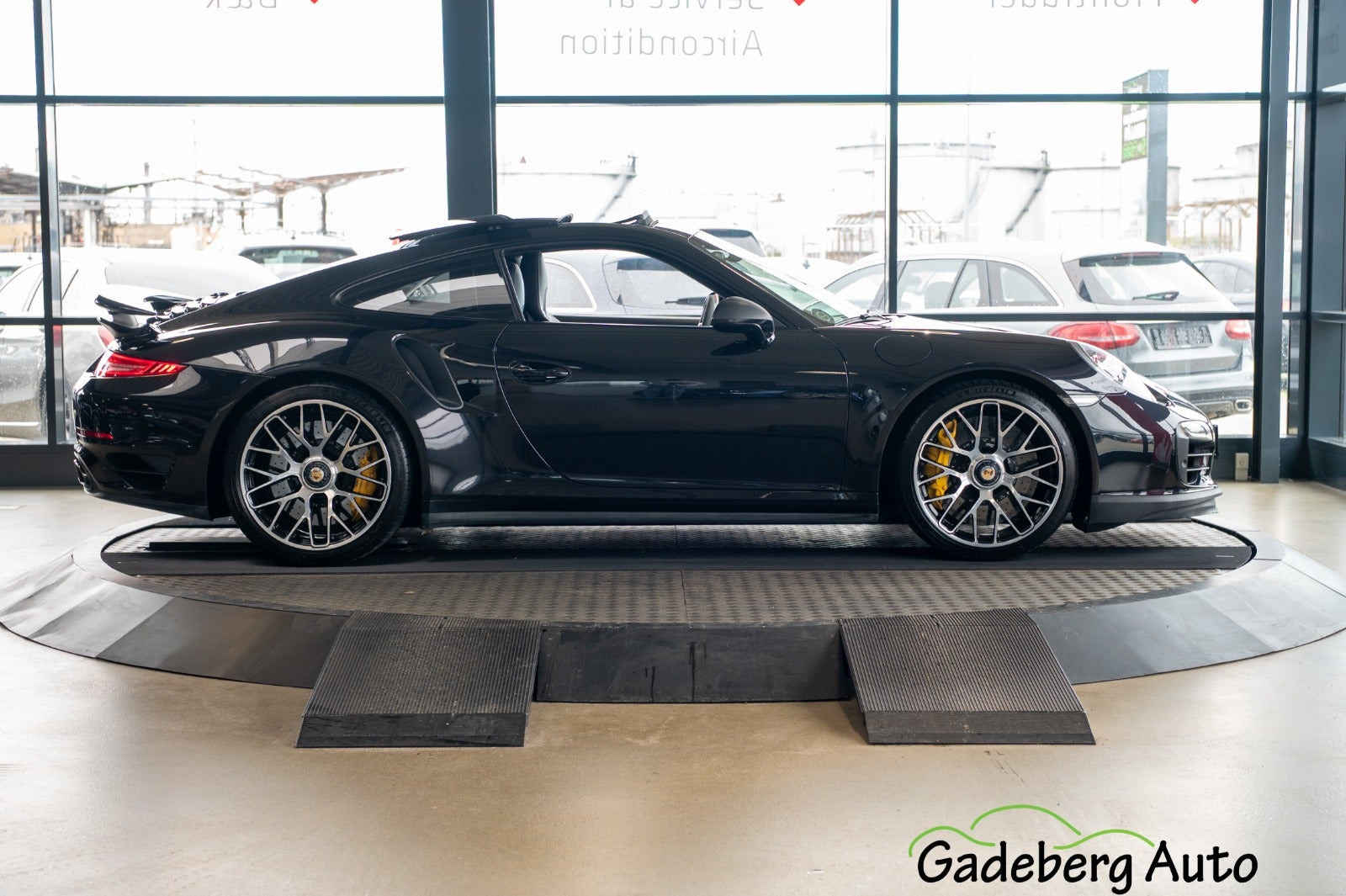 Sort Porsche 911 Turbo S fra 2014