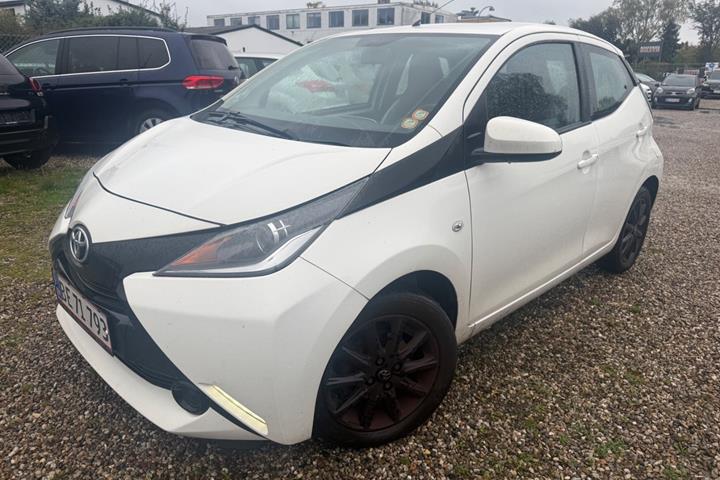 Hvid Toyota Aygo fra 2015